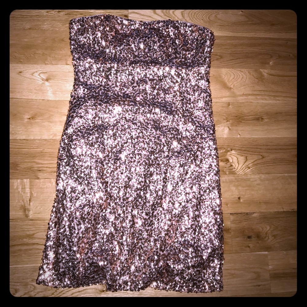 ‼️SOLD🔥 🌹Rose Gold Strapless Sequin Dress💋